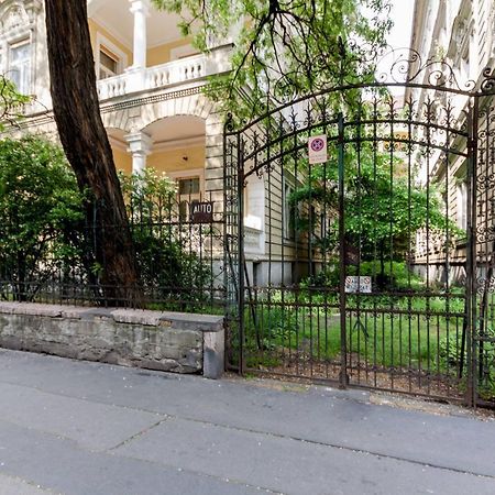Heroes Square & City Park Thermals Apartment Budapest Exterior photo