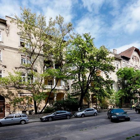 Heroes Square & City Park Thermals Apartment Budapest Exterior photo